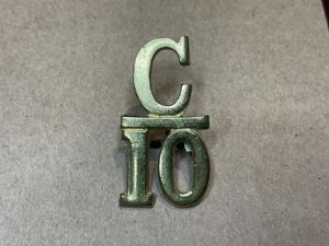 WW1 CEF 15th Battalion C/15 brass collar badge.