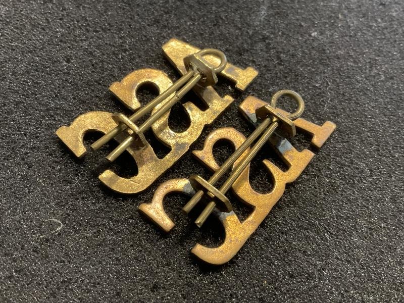 WW1 A.S.C (Army Service Corps) brass shoulder titles — image 2
