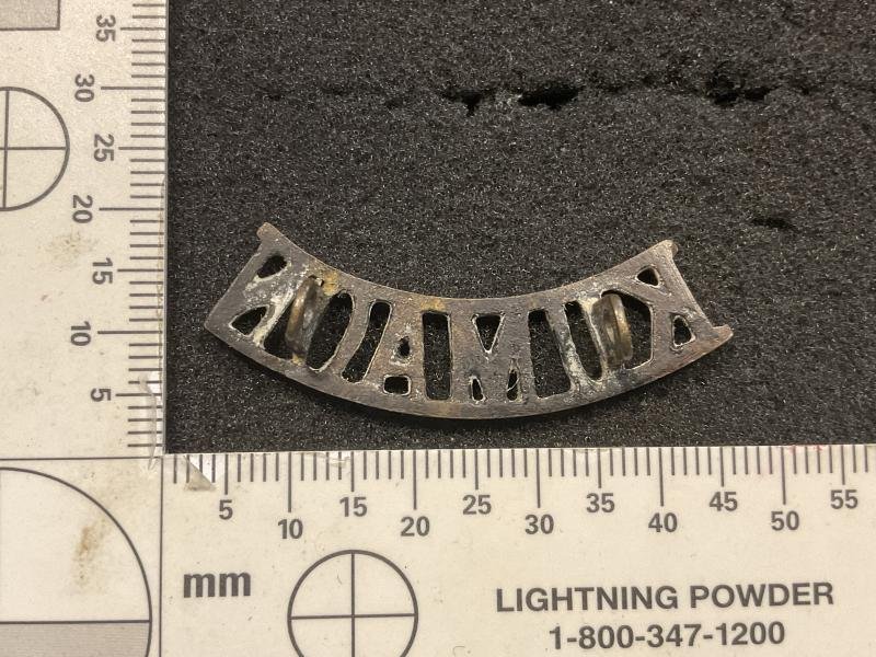 Indian Army, KUMAON Regiment black brass shoulder title. — image 2