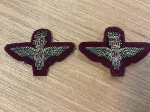 Parachute regiment officers mess dress uniform collars