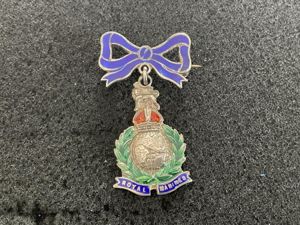 WW1/2 Royal Marines silver & enamel sweetheart brooch.