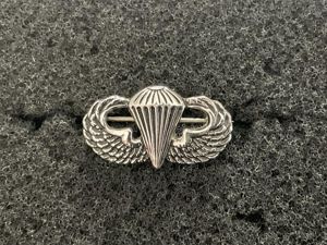 WW2 U.S Army Parachutist miniature wing.