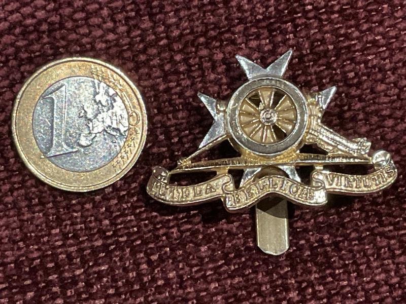 Post 1974 Royal Malta Artillery anodised small beret badge. — image 2