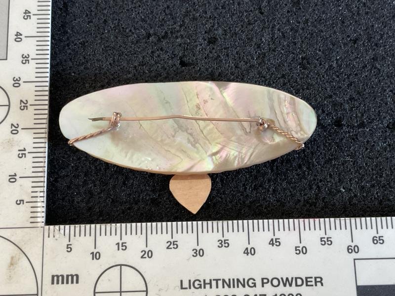 HMS JAVELIN mother of pearl and gold plated wire sweetheart. — image 2