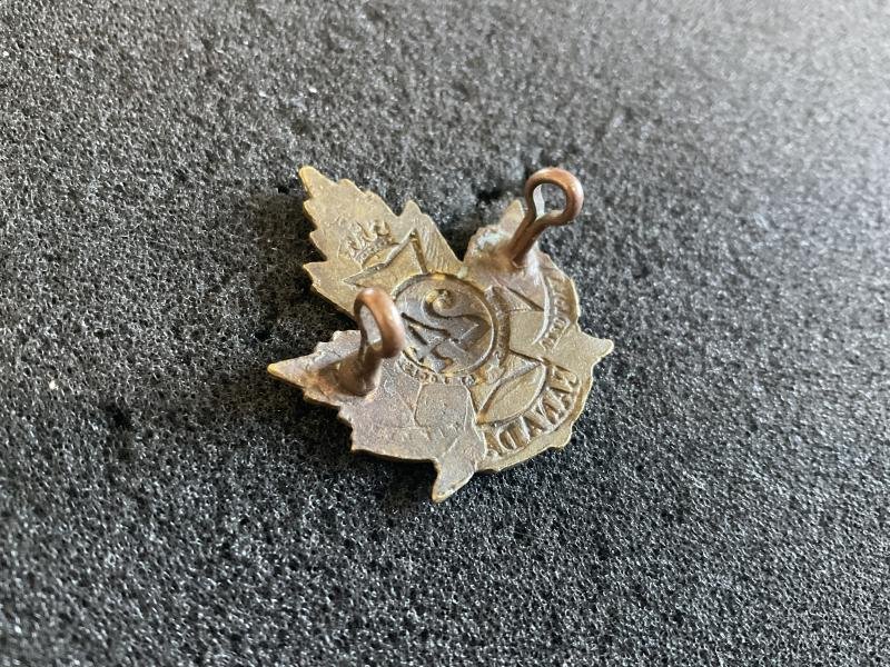 WW1 C.E.F 24th Infantry Battalion 'Victoria Rifles' cap badge. — image 3