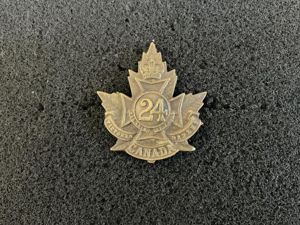WW1 C.E.F 24th Infantry Battalion 'Victoria Rifles' cap badge.