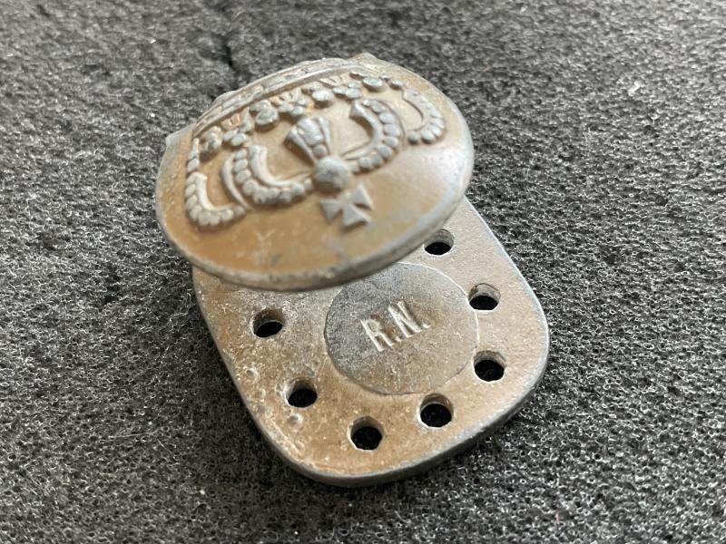 WW1 Imperial German greatcoat belt hook by R.N. — image 2