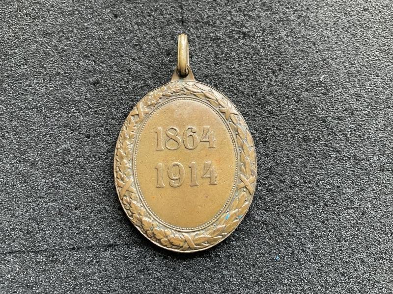 Austrian Red Cross merit award, bronze medal with war decoration. — image 2