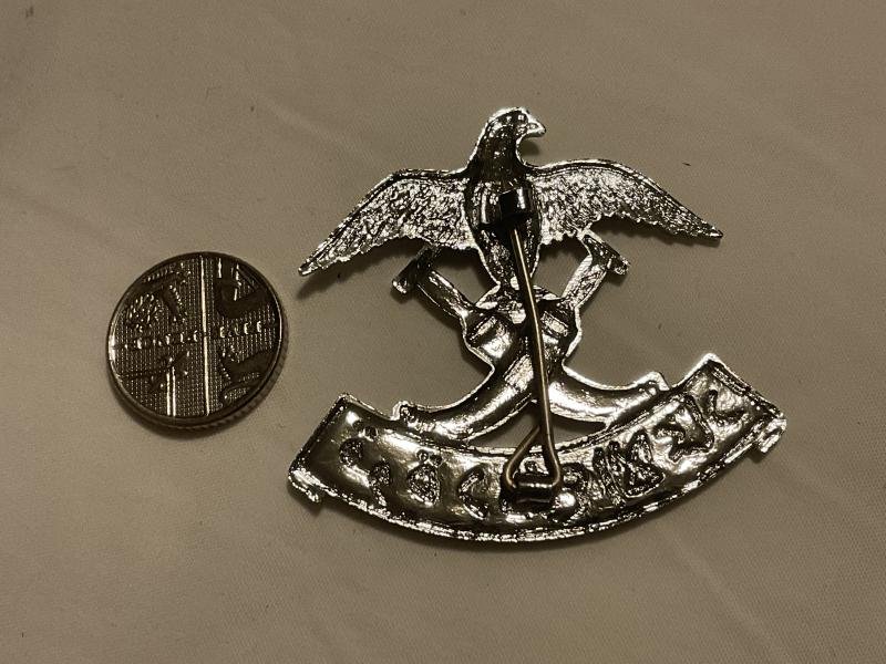 Sultan of Oman Desert Regiment officers head dress badge. — image 2