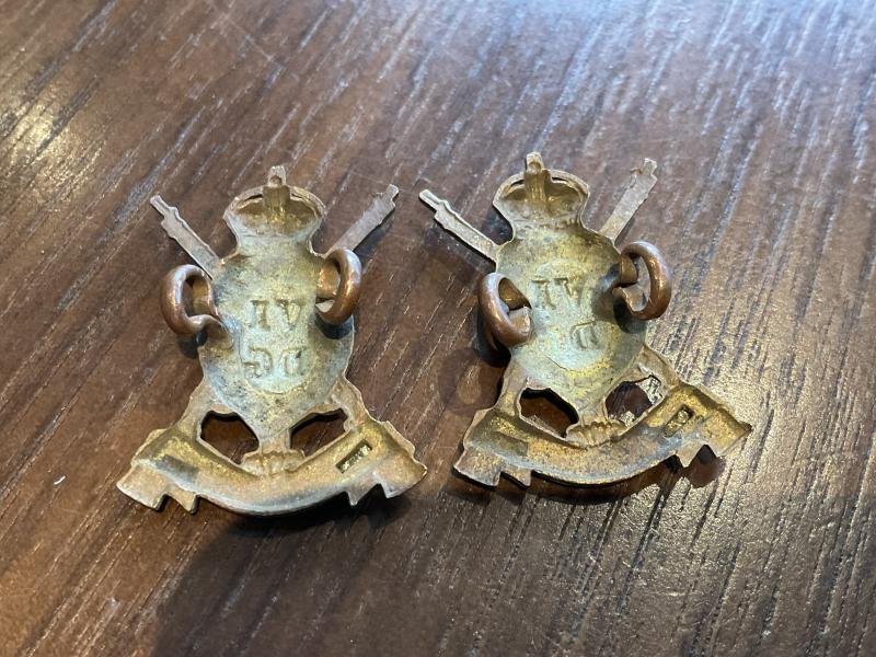 6th dragoon guards The Carabiniers collar badges. — image 2