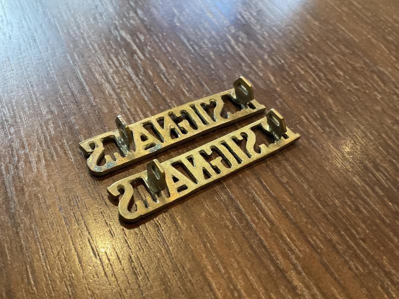 WW2 R.SIGNALS brass shoulder titles. — image 2