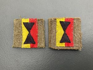 WW2 25th Army Tank Brigade, (Independent) wool shoulder slides.