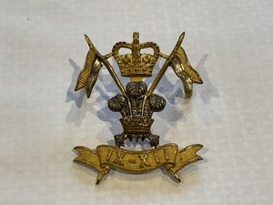 Officers 9th/12th Hussars cap badge by Gaunt.