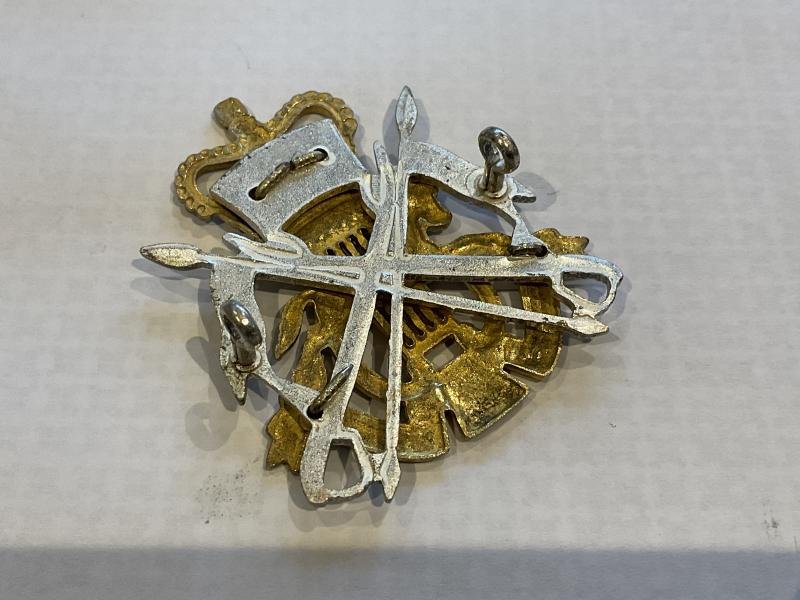 British Army Light Cavalry Band cap badge. — image 2