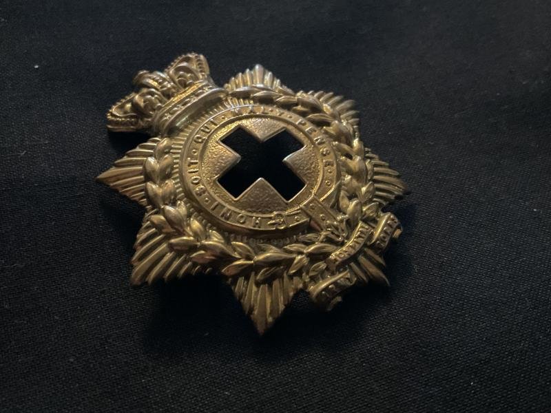 Q.V.C Army Hospital Corps cap badge — image 3