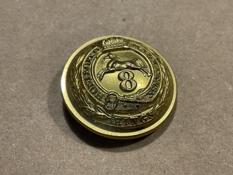 QVC 8th Regiment of Foot 'The Kings' officers gilt button. — image 2