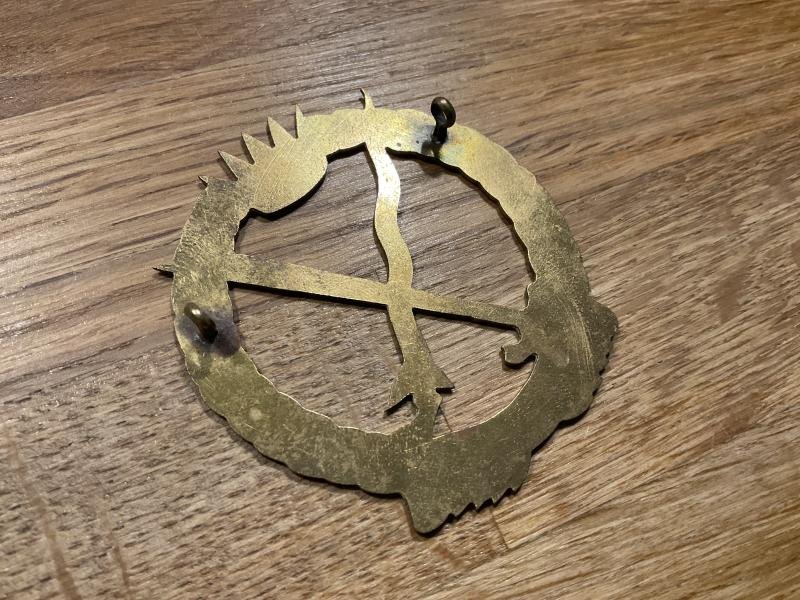 Malay Sarawak Rangers circa 1950s brass cap badge. — image 2