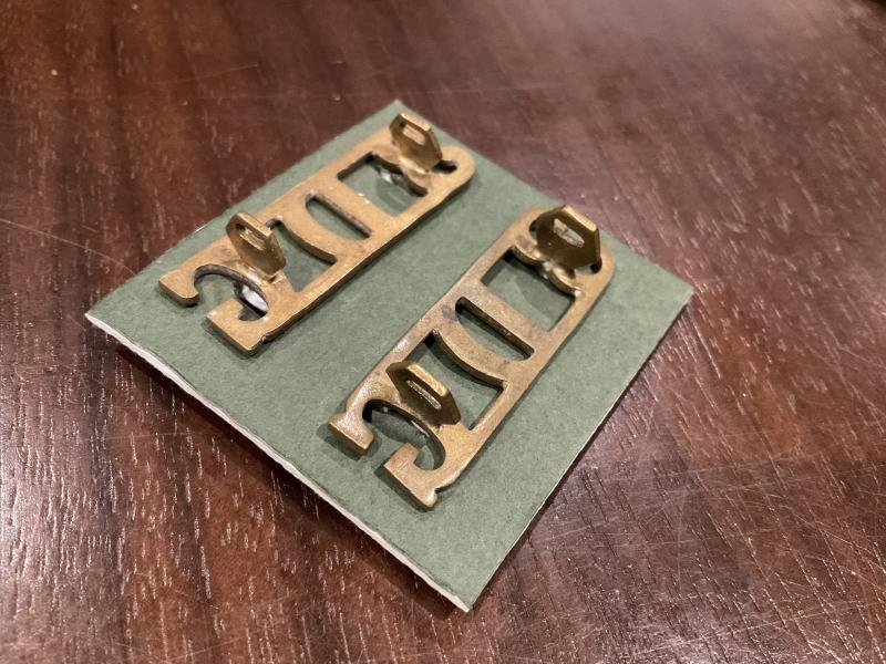 WW1 3rd Dragoon Guards (3 D.G ) brass shoulder titles. — image 2