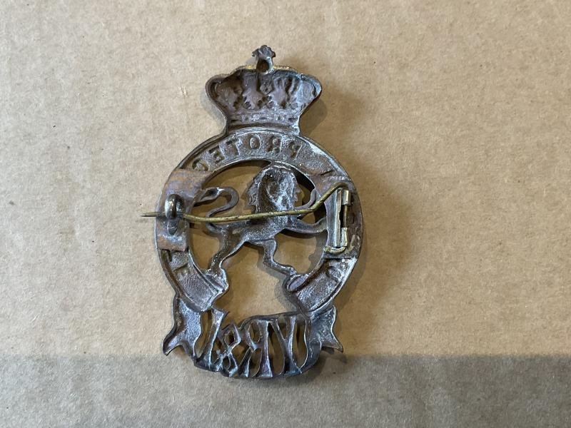 Victorian Uganda Protectorate helmet badge. — image 2