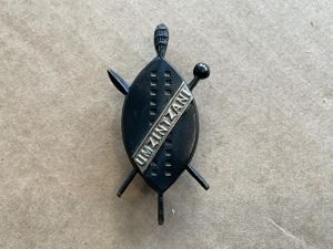 S.A Prince Alfreds Volunteer Guards officers collar badge