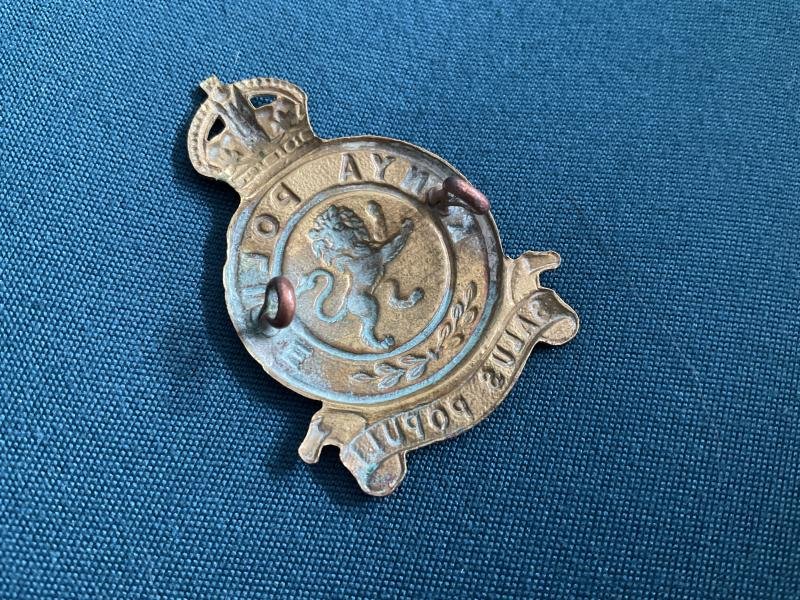 K/C Kenya Police, 1st issue non voided bras cap badge. — image 2