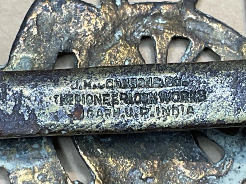 WW2 Royal Artillery cap badge, Indian theatre made. — image 4