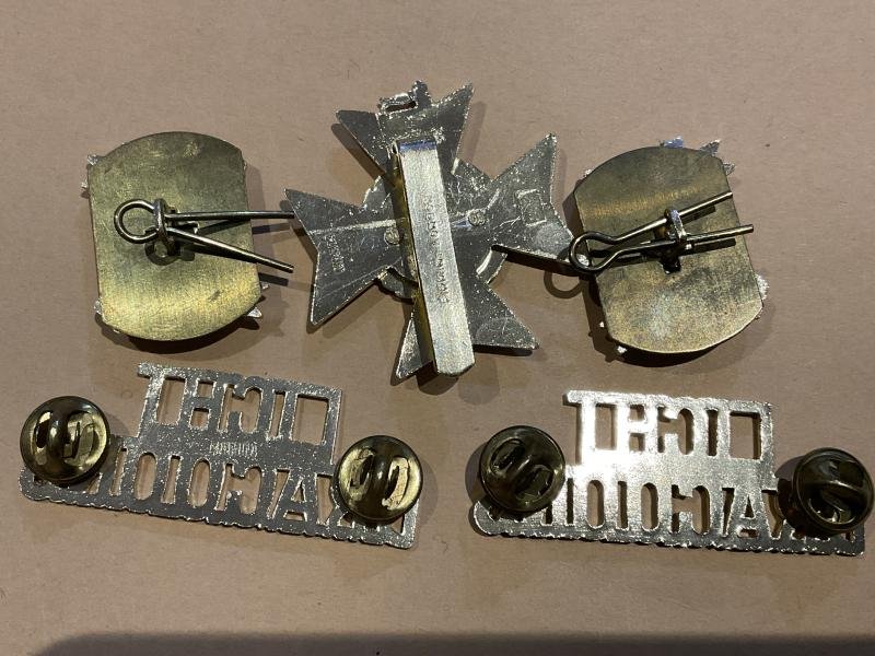 Anodised Light Dragoons, cap badge, collars & shoulder titles. — image 2