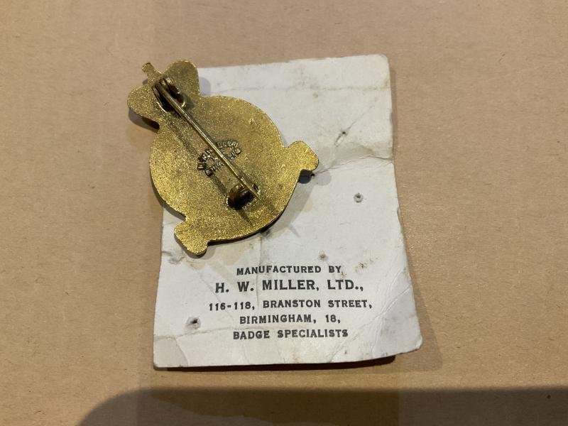 no 1 Parachute training school R.A.F lapel badge by H.W Miller. — image 2