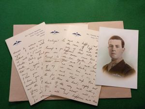 SUPERB ROYAL FLYING CORPS DOCUMENTS / PHOTOGRAPH GROUPING