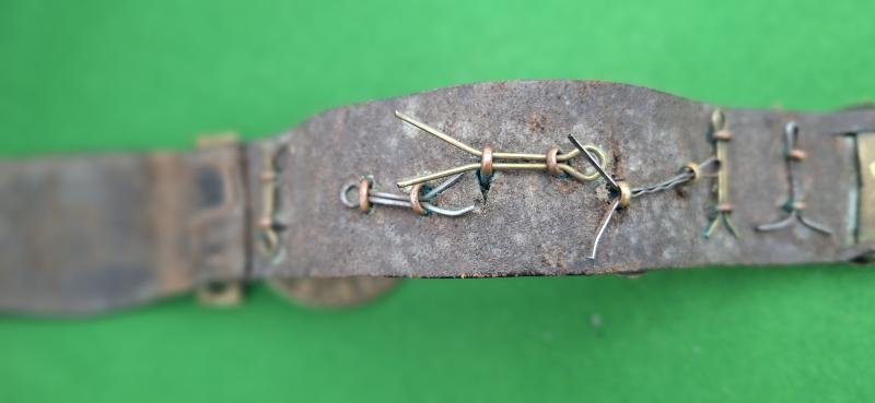 SOUVENIR CAP BADGE BELT ,IRISH BADGES — image 10