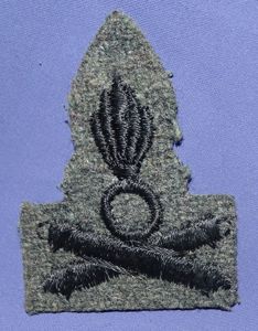 WWII Italian Artillery Cap Insignia