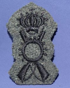 WWII Italian Infantry Cap Insignia