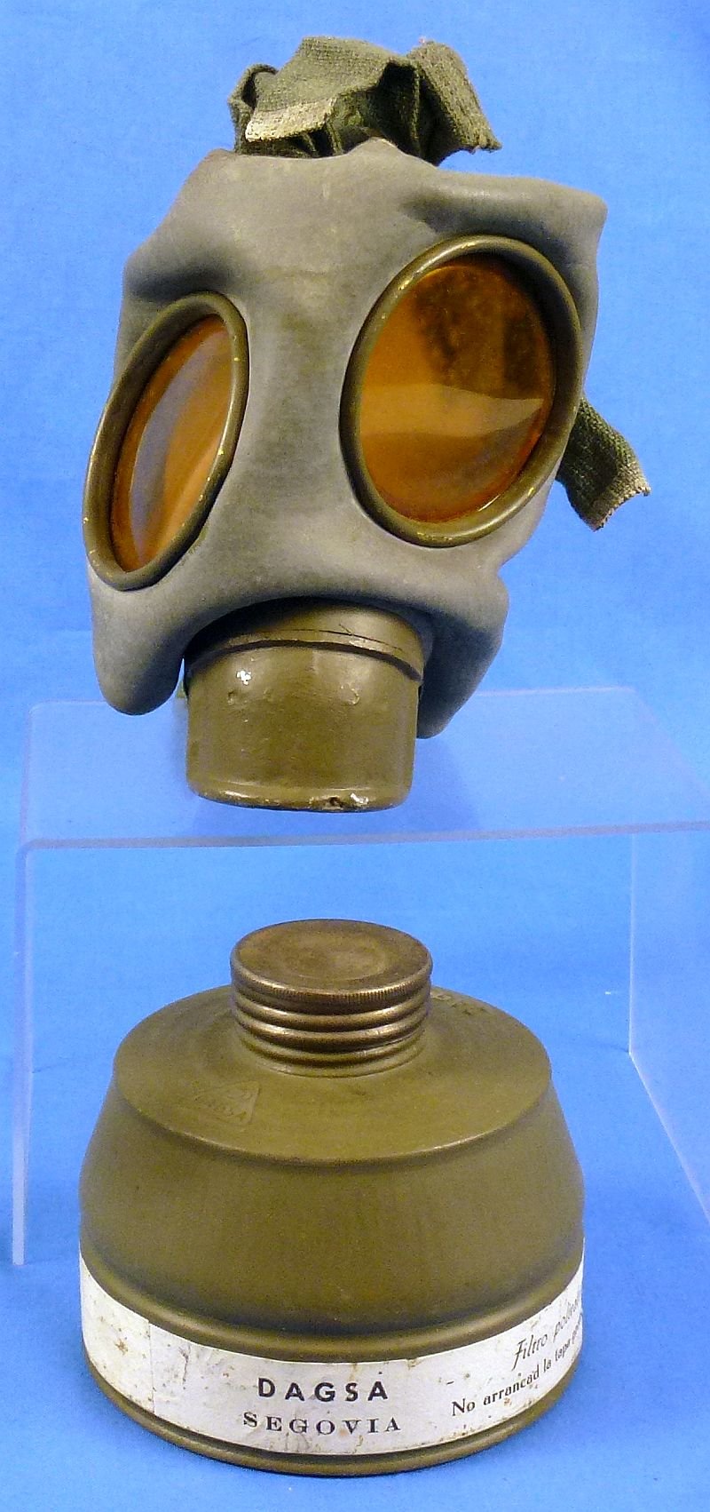 Spanish Civil War Gas Mask in Carrying Canister — image 2