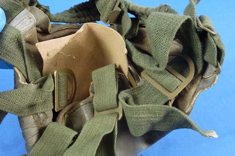 Spanish Civil War Gas Mask in Carrying Canister — image 5