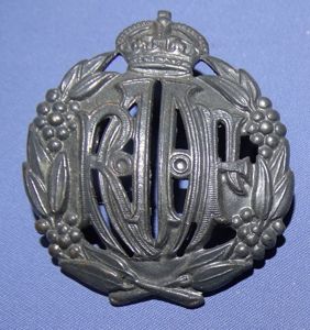 WWII RAAF Cap Badge