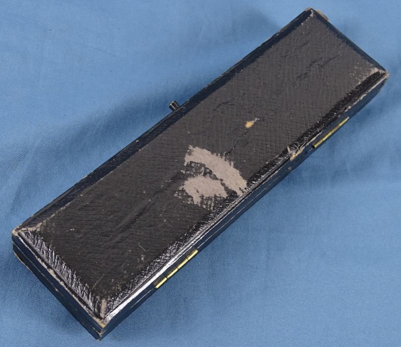 Cased Victorian Era Silver Scottish Thistle Buttons — image 7