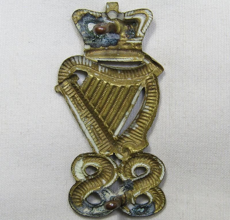 Victorian 88th Regiment of Foot Cap Badge. — image 2