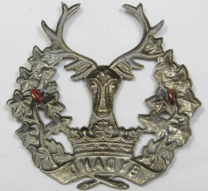 Gordon Highlanders White Metal Cap Badge — image 2