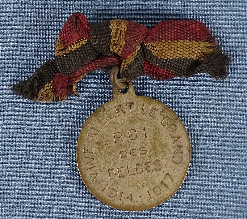 1914-1917 Belgian Medal with Albert the King — image 2