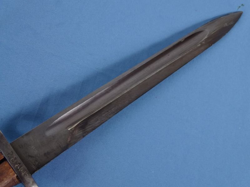Yugoslavian Model 1924 Short Bayonet with Matching Numbers and Frog — image 4