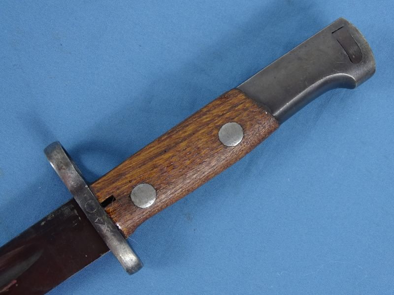 Yugoslavian Model 1924 Short Bayonet with Matching Numbers and Frog — image 9