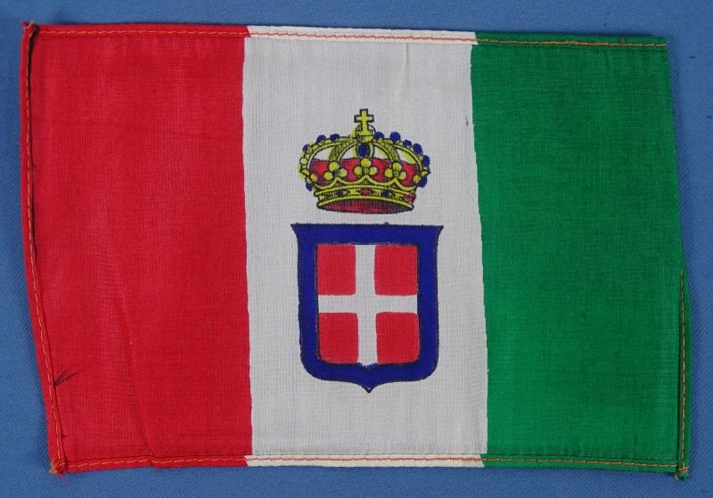 Small WWII Kingdom of Italy Silk Flag — image 2
