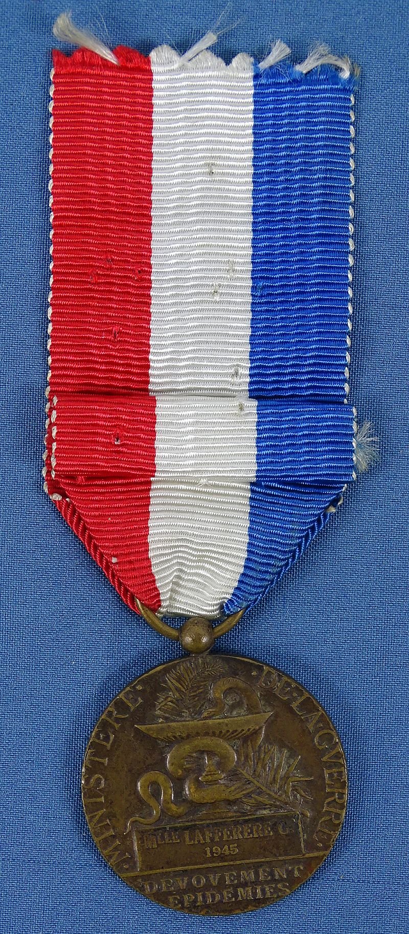 French Named 1945 Ministry of War Honor Medal to a Young Woman — image 2