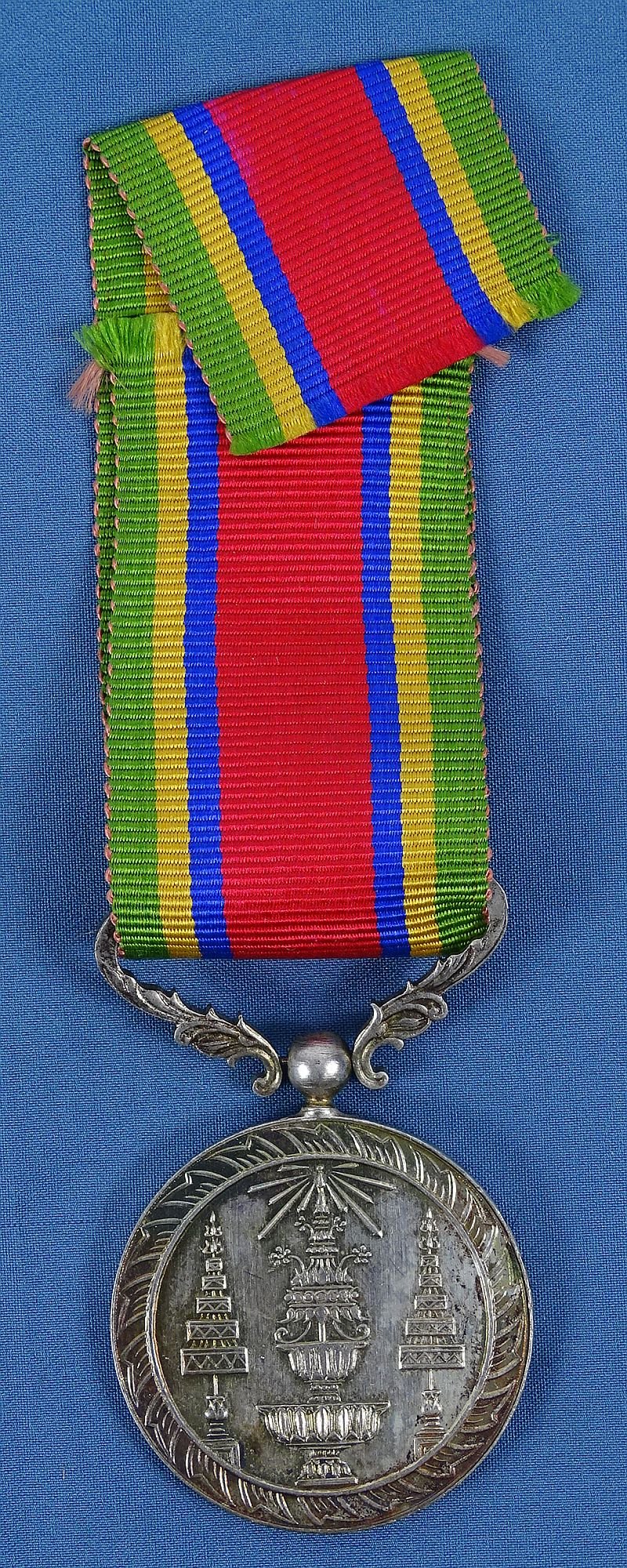 Thailand Chakra Mala Medal for 15 Years Military or Police Service — image 2