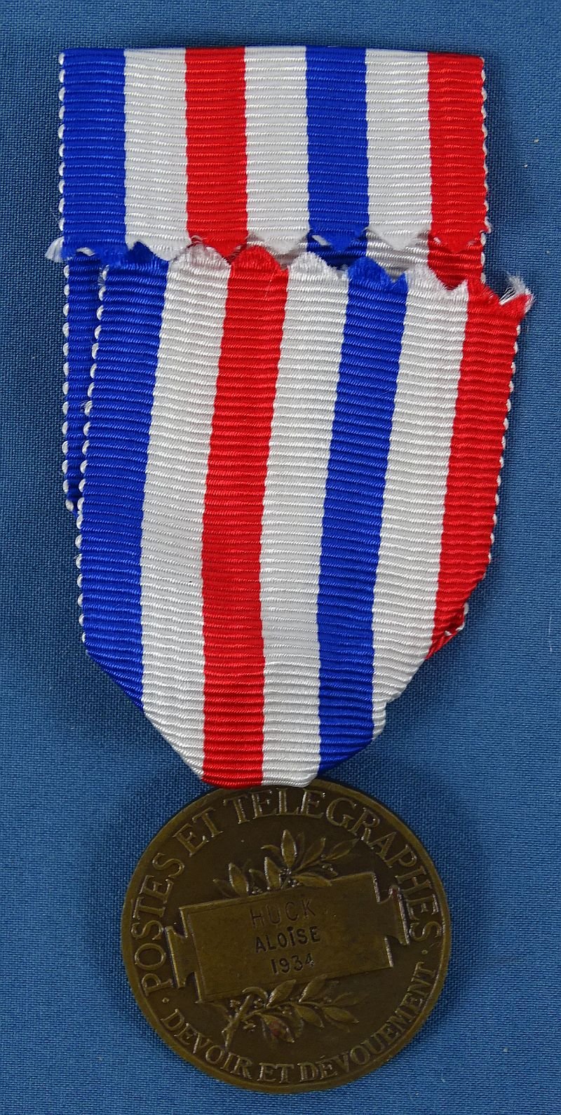 French Named 1934 Postal and Telegraph Operations Service Medal — image 2