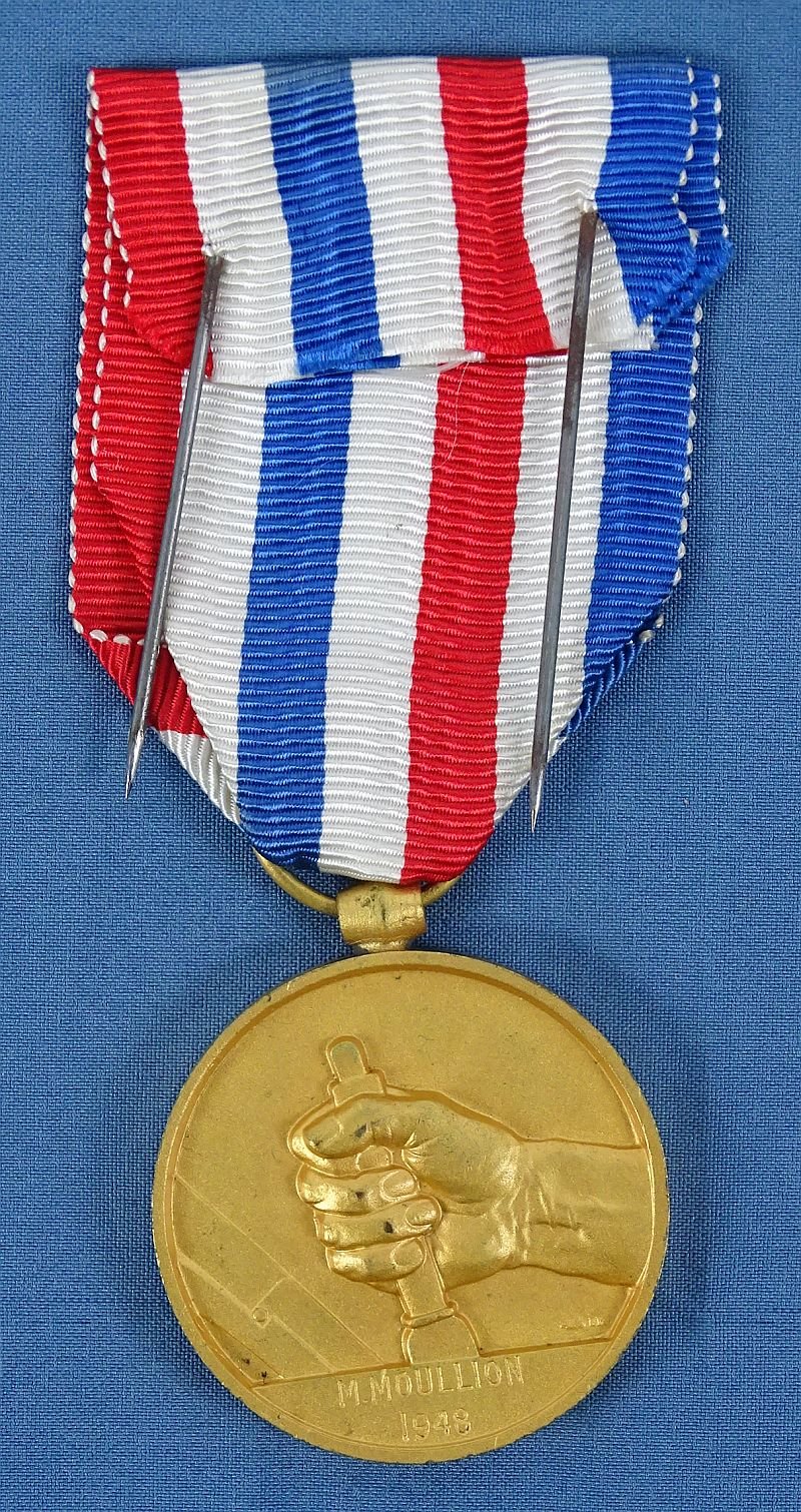 French Named 1948 Railroad Honor Medal — image 2