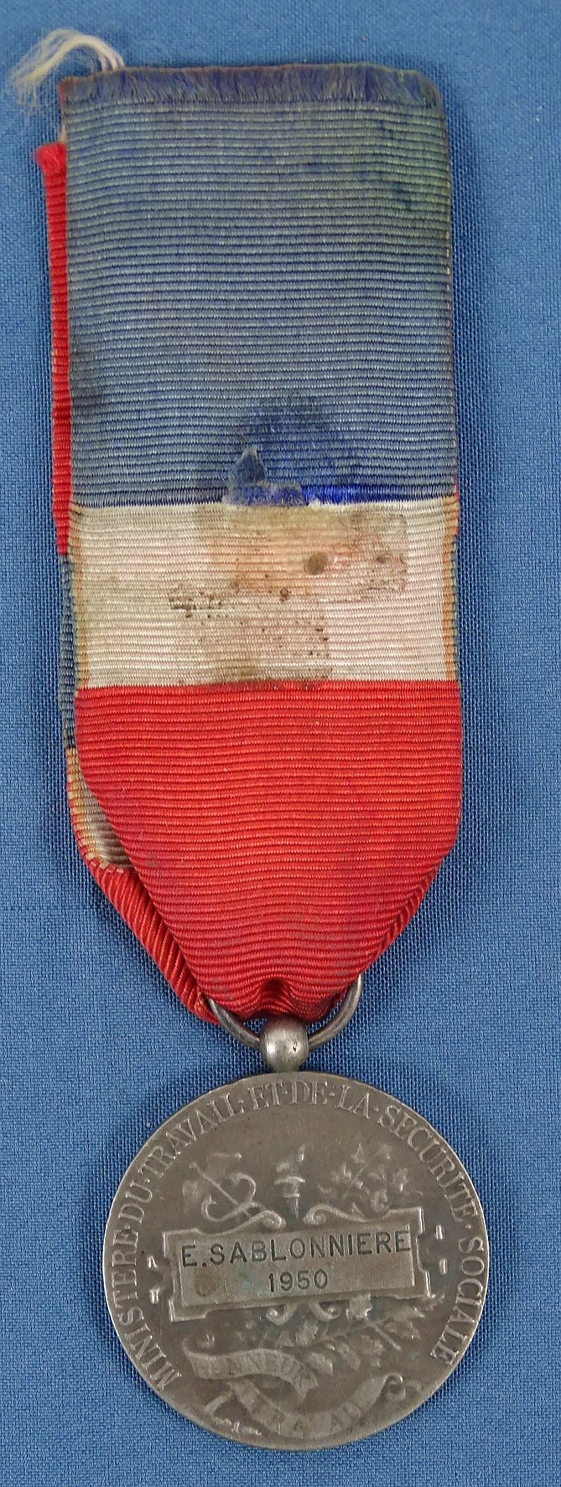 Named 1950 Ministry of Labor and Social Security Medal — image 2