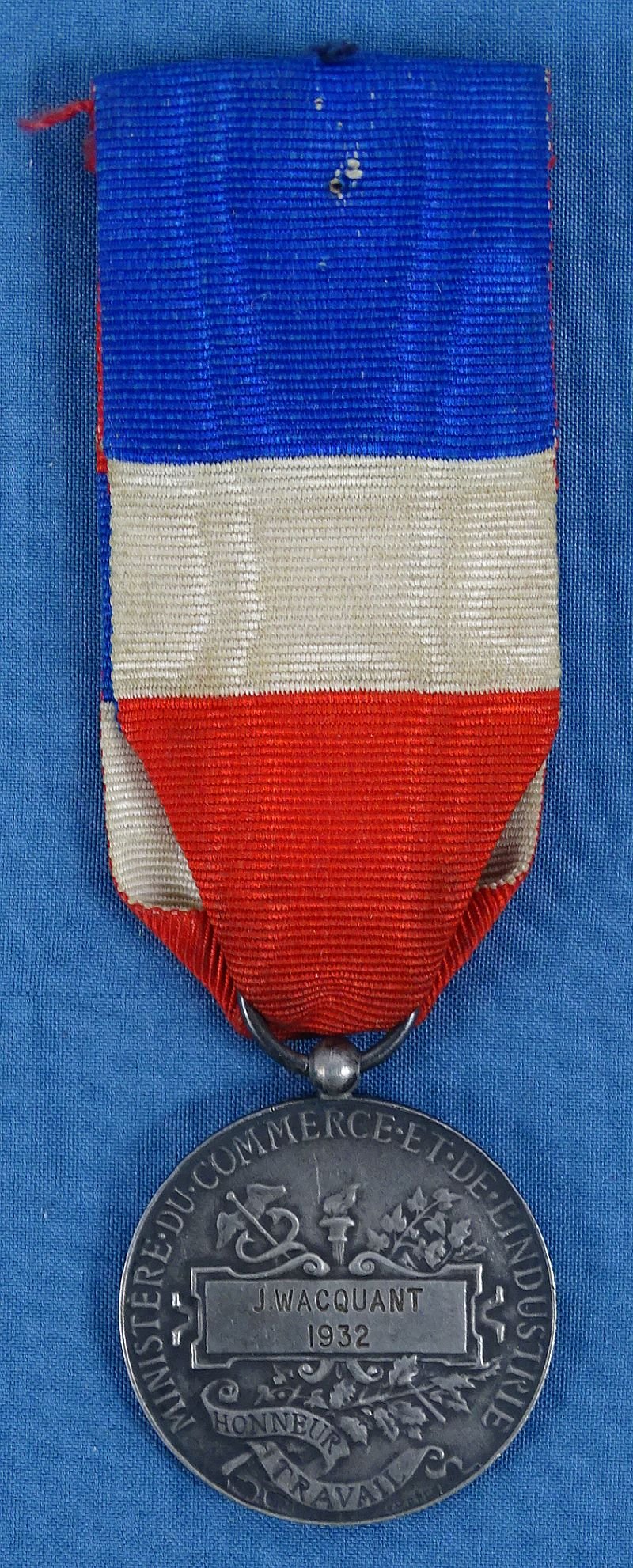 French Named 1932 Ministry of Industry and Commerce 30 Year Service Honor Medal — image 2