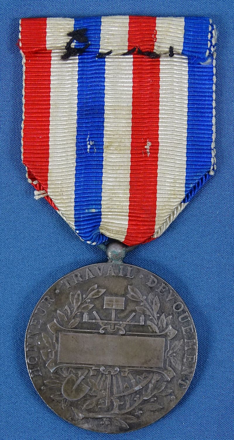 French Ministry of the Interior Act of Devotion Medal — image 2