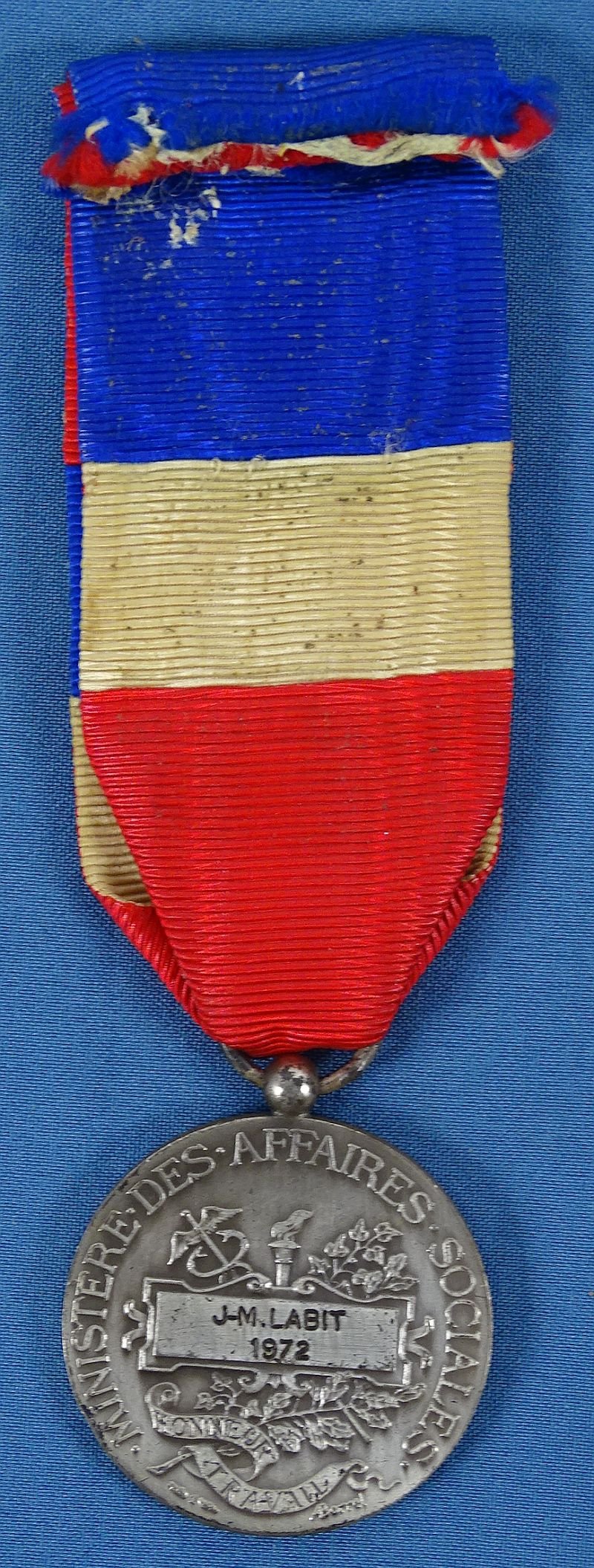 French Named 1972 Ministry of Labor Medal — image 2